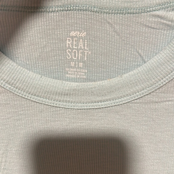 Aerie long sleeve. - Picture 3 of 5